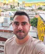 <em><strong>Andrea Q.</strong></em>